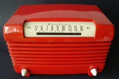 Airline Bakelite Radio: The Change Time