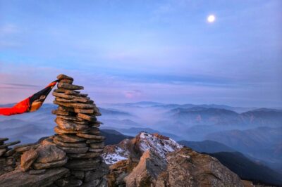 Guide vs. Self-Planned Kedarkantha Trek: Pros and Cons