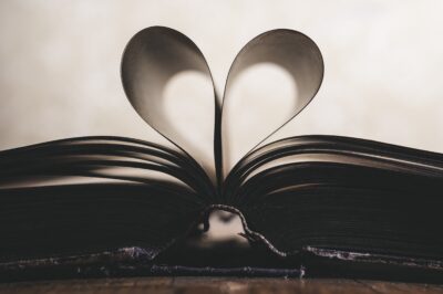 Love Chronicles Book: A Deep Dive into the Complexities of Love Love Chronicles Book: A Deep Dive into the Complexities of Love