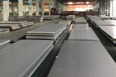 How to Select the Right Stainless Steel Plate for Your Industry?