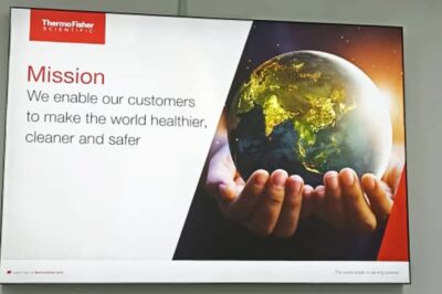 What Are the Advantages of Fabric Displays Over Traditional Booths?