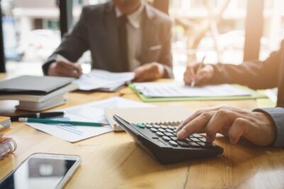 How a Tax Consultant in the UAE Can Save You Money