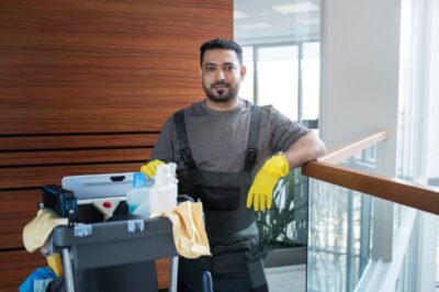 Effortless Uniform Cleaning: Tips for Businesses and Individuals