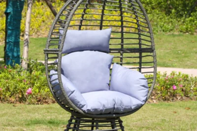 How to Choose the Perfect Hanging Chair for Your Outdoor Space?