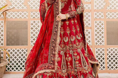 10 Secrets to Choosing the Ideal Wedding Dress for 2025 Brides