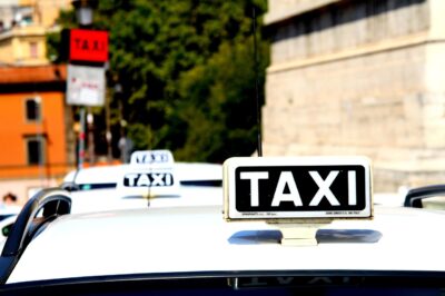 Tips for Finding a Reliable Taxi at Gatwick Airport