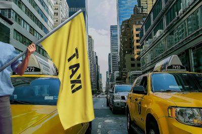 Crowthorne Taxi Services: Reliable Local and Airport Transfers You Can Count On