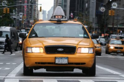 Need a Taxi to Gatwick? Here’s the Easiest Way to Book